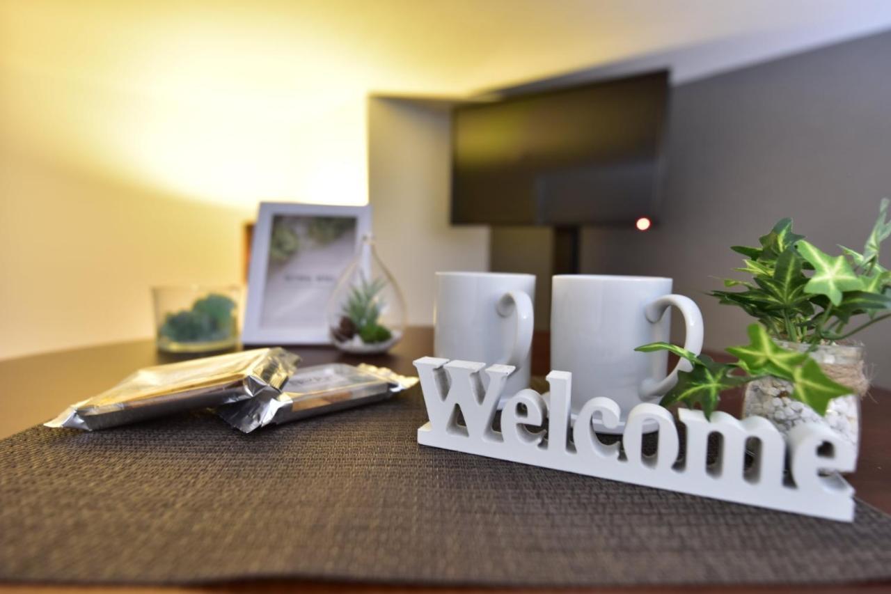 モノトーン難波 Apartment Osaka Ngoại thất bức ảnh